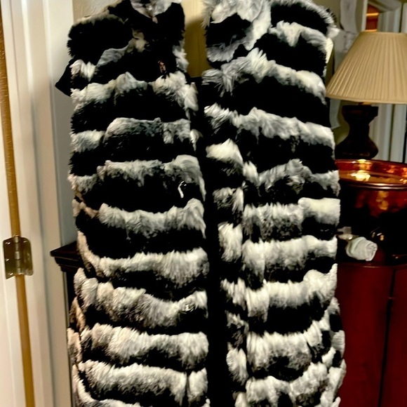 Medium black, white and gray  fur vest - Picture 1 of 7